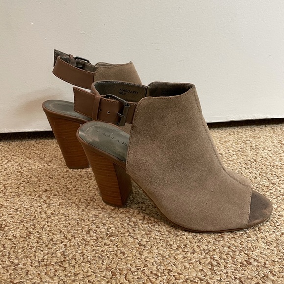 TAHARI gray suede heels, sz 8.5 LIKE NEW - Picture 3 of 5